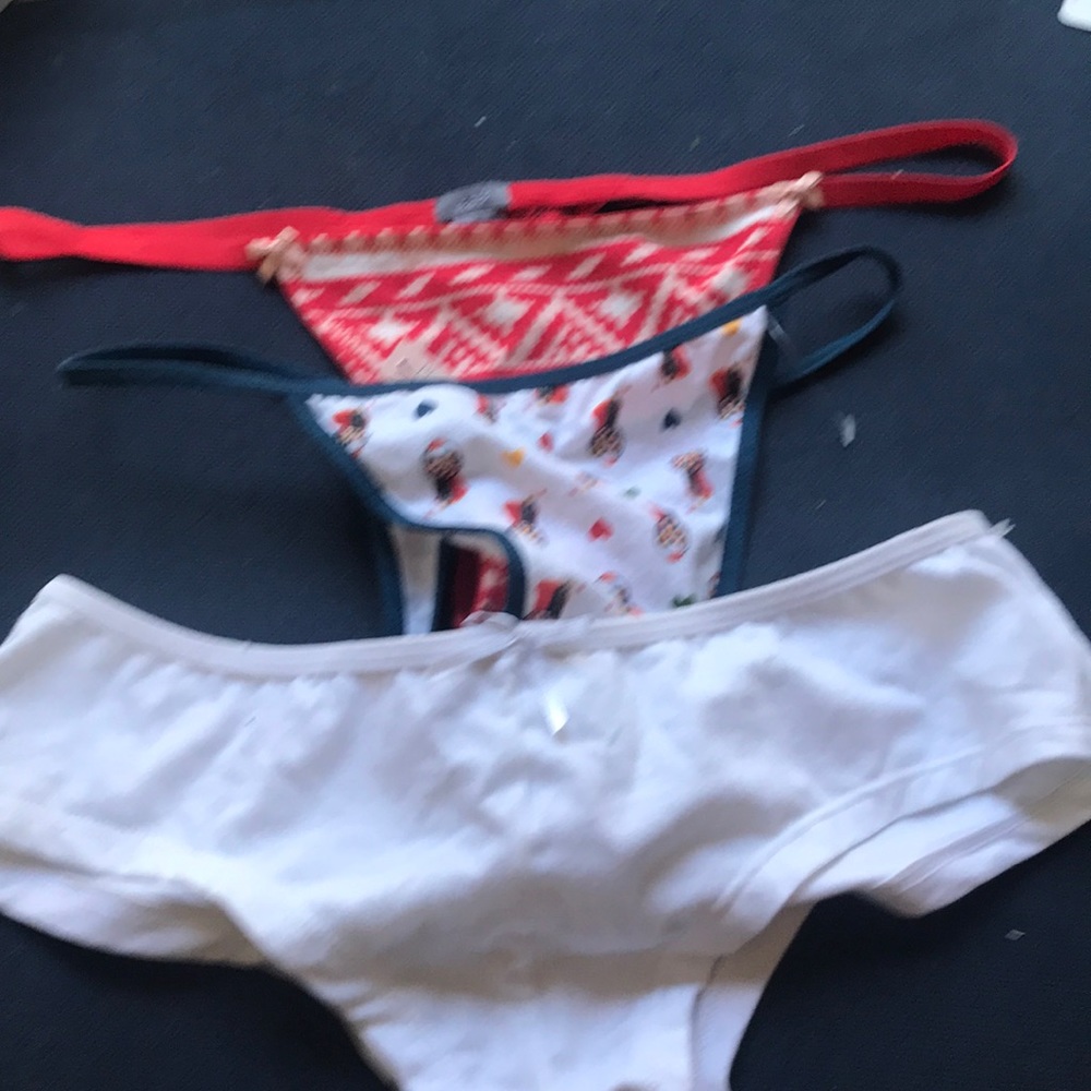 NWOT Bundle of 3 Misc Thongs and Hipster L Wh/Or/B